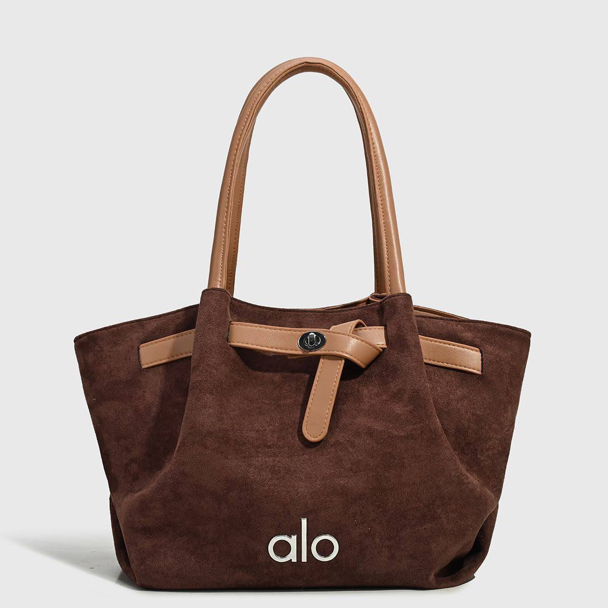 Alo
90 dhs🇦🇪🇦🇪
Size32cm

Zain219
♥️♥️♥️