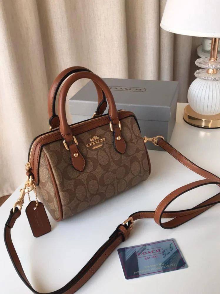 Coach 
Master❣️❣️
    Good Quality 
230 dhs✅

Zain131
♥️♥️♥️