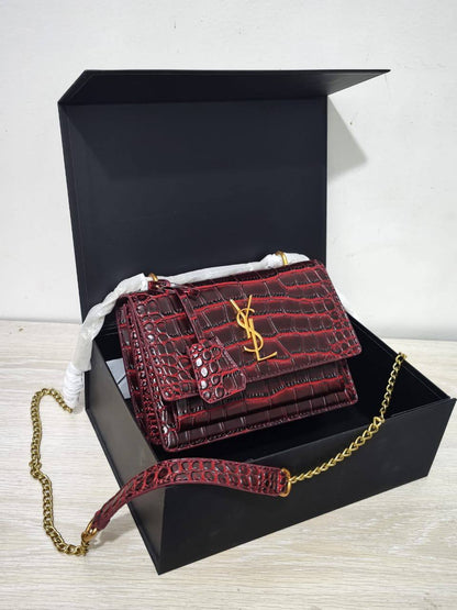YSL
105 dhs🗽

with box
🎁🎁🎁

size ，25cm

Zain26
♥️♥️♥️