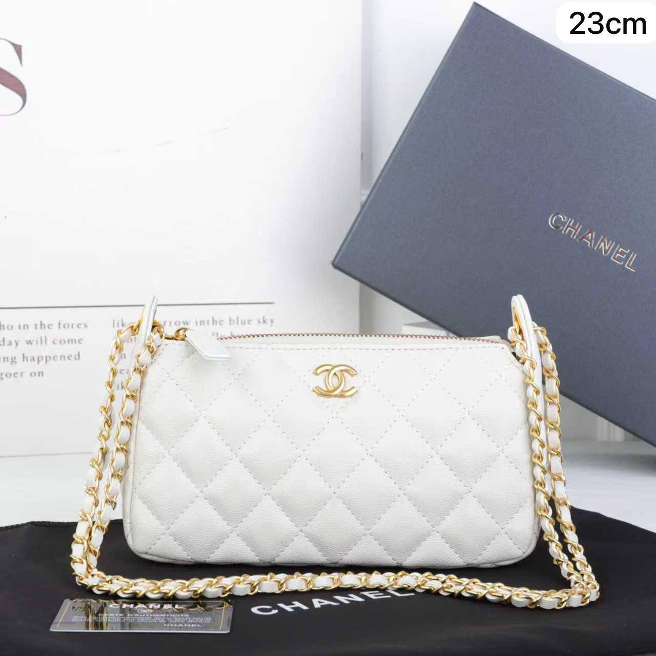 💗 Chanel 26C
1⃣️ First quality +🎁
Size : 23 * 13 * 7 cm
90 dhs✅
with box🎁

Zain115
♥️♥️♥️