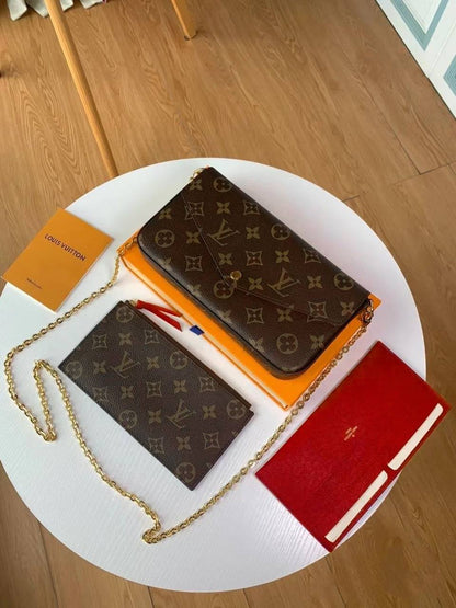 LV
60 dhs🪙🌨️ 

with box
🎁🎁🎁

Zain38
♥️♥️♥️