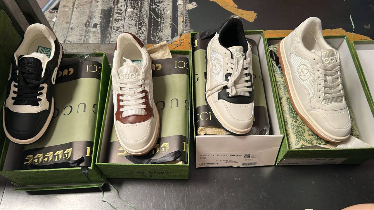Gucci

150 dhs✅

Zain146
♥️♥️♥️