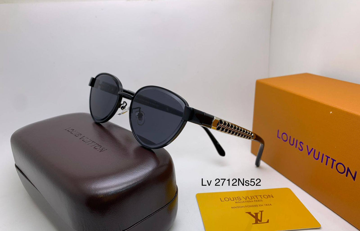 Miu Miu
70 dhs🗽

Zain126