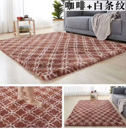 Velvet carpet 
Washing machine you can wash .
Good quality strong for long time !!
Size 160×210
120 dhs🪙🌨️

Zain99
♥️♥️♥️