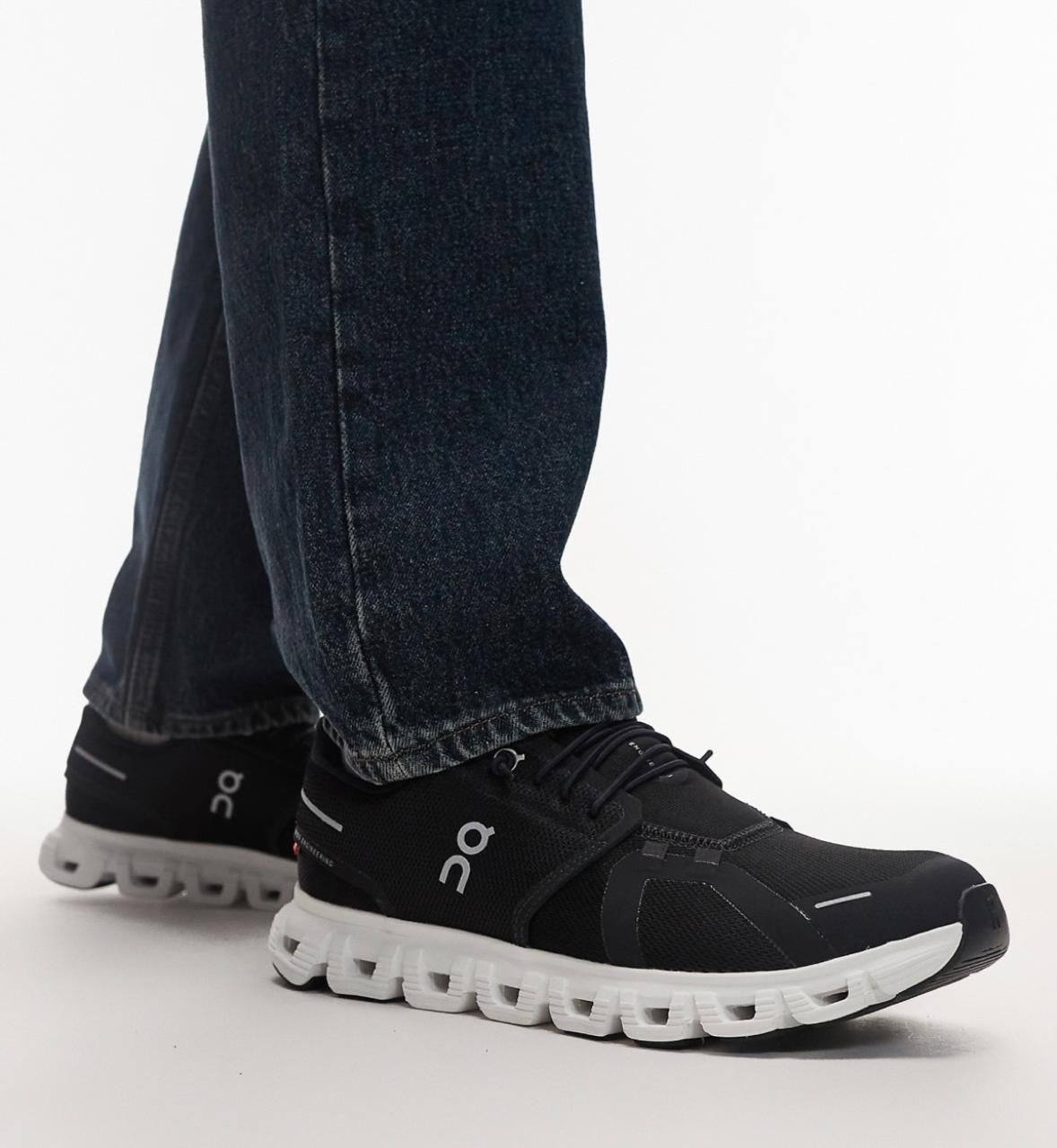 On Running Cloud 6 All ， 
Size 36-45 ，
220 dhs❣️

Zain18
♥️♥️♥️