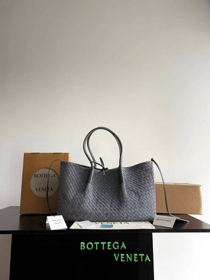 Bottega Veneta Pinacoteca tote bag 

For Price 👇 WhatsApp✅
0568585901 
0507557372
0552275751 Owner Zain 👌

Zain71
♥️♥️♥️