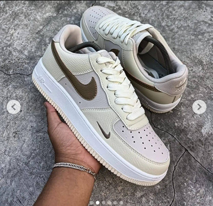 Nike Air
Please ask for size before ordering
Size 40-55
105 dhs✅

Zain27
♥️♥️♥️