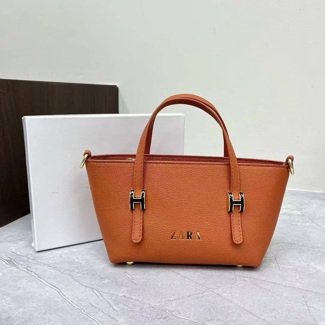 ZARA 

with Box
80 dhs🇦🇪🇦🇪🇦🇪

Zain232
♥️♥️♥️