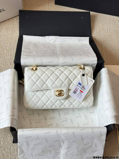 Chanel
23 CM 
Master
280 dhs🌺

Zain10
♥️♥️♥️