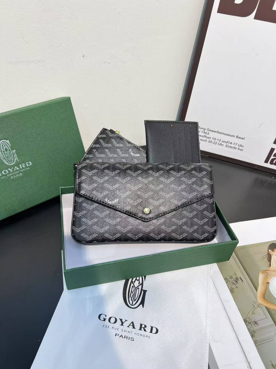 Goyard 

with box 
🎁🎁🎁

70 dhs💓

Zain232
♥️♥️♥️