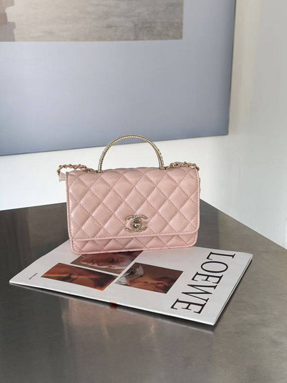 Chanel

withbox 
🎁🎁🎁

95 dhs❣️

Zain143
♥️♥️♥️