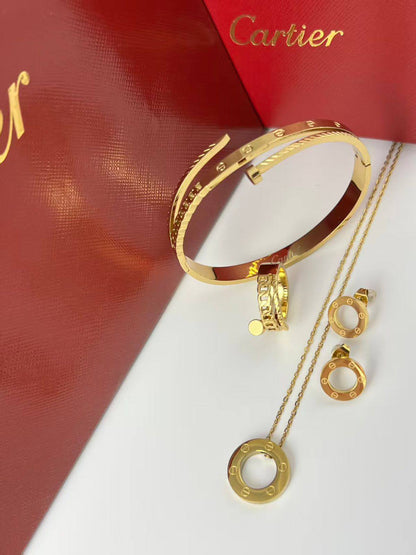 Stainless steel SET 💯*
Necklace ❤️‍🩹
Earring 🍁
Breslat ❣️
Ring 💍 free size
With normal boxes 📦 
And paper bag 🛍️
45 dhs🪙🌨️

Zain216
♥️♥️♥️