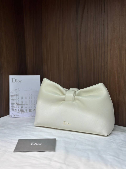 Dior
* Super master Quality 
* ⁠Size:24Cm 
1300 dhs💓

Zain255
♥️♥️♥️