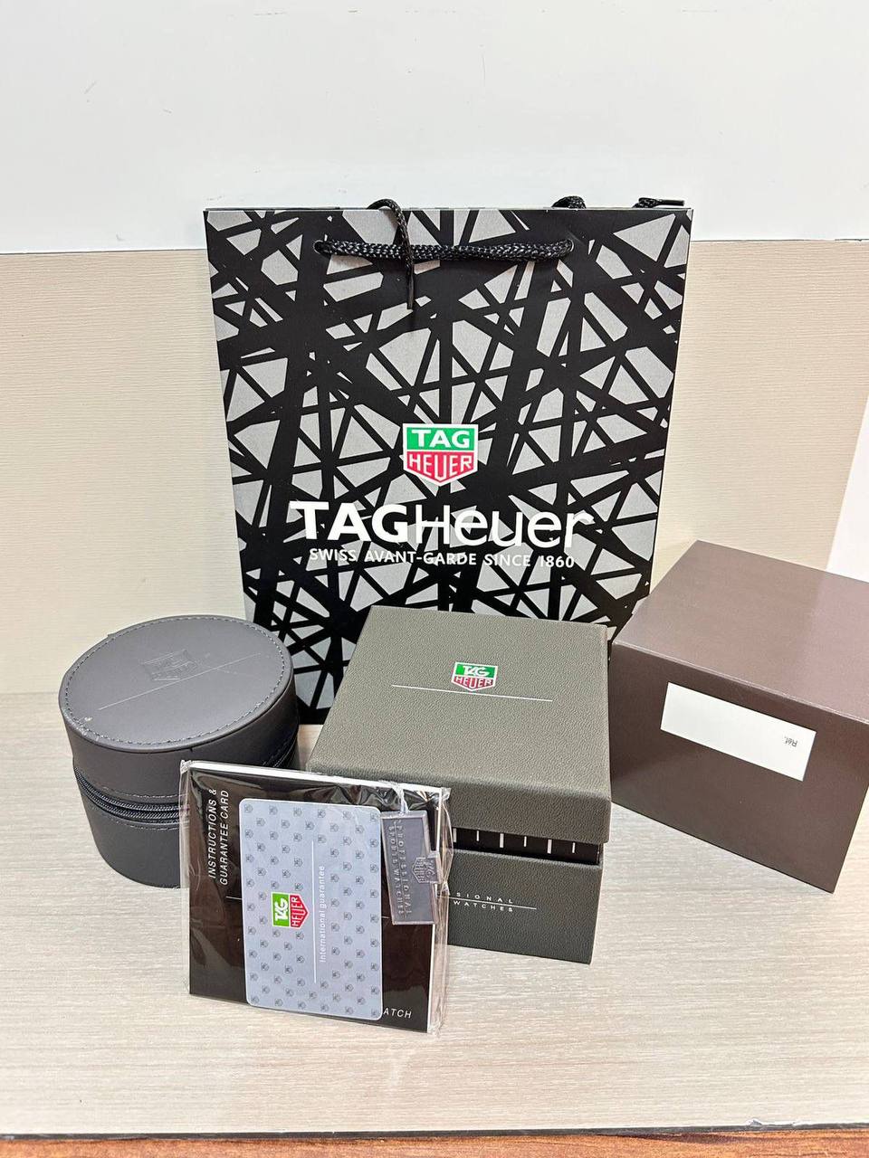 Master Watches Boxes
50 dhs🌺
with Card & paper bag

Zain85
♥️♥️♥️