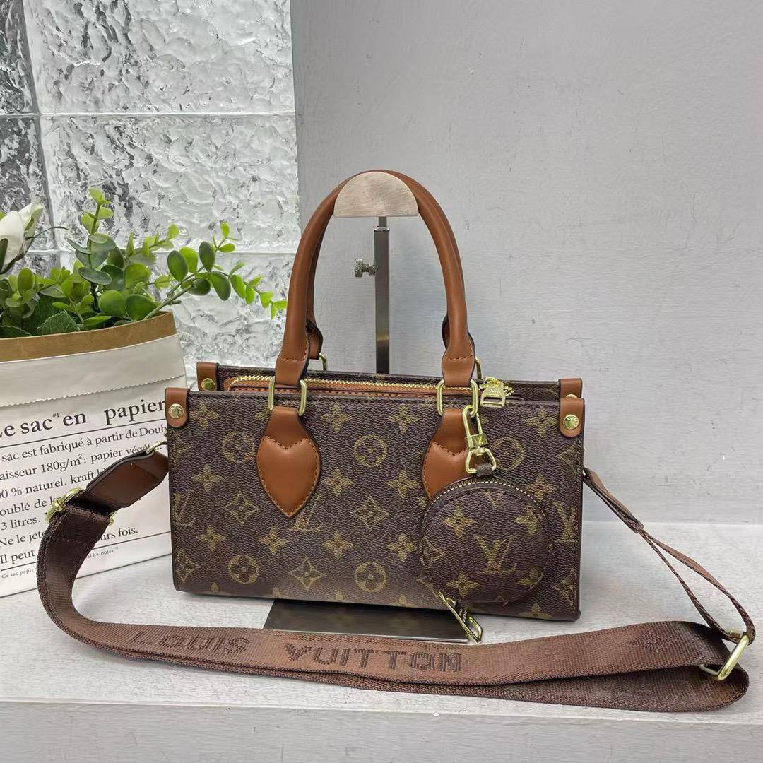 LV
25*14*9cm
75 dhs🪙🌨️

Zain17
♥️♥️♥️