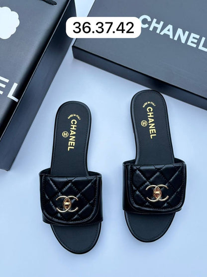 Chanel 
High Quality
100 dhs👑
Size 36-42

Zain55
♥️♥️♥️