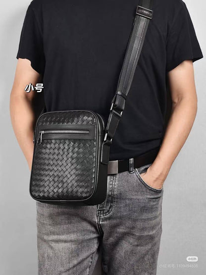 Bottega Master
big 350 dhs🗽
small，320 dhs🗽

Zain10
♥️♥️♥️