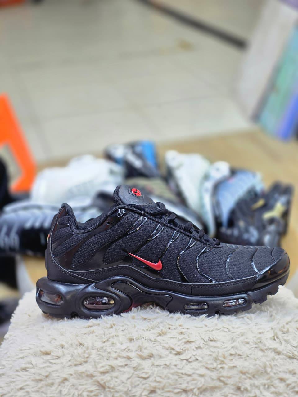 Nike

105 dhs🇦🇪🇦🇪🇦🇪

40 to 45

Zain26
♥️♥️♥️