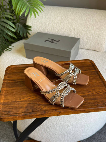 GINA 
SuperMaster Quality 💯
450 dhs❣️
Size: 36-41💥

Zain171
♥️♥️♥️