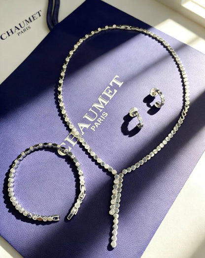 CHAUMET SET
MASTER💫✨
NECKLACE BRACELET EARRINGS
220 DHS🌺
WITH BOX AND PAPER BAG🛍️🎁

Zain89
♥️♥️♥️