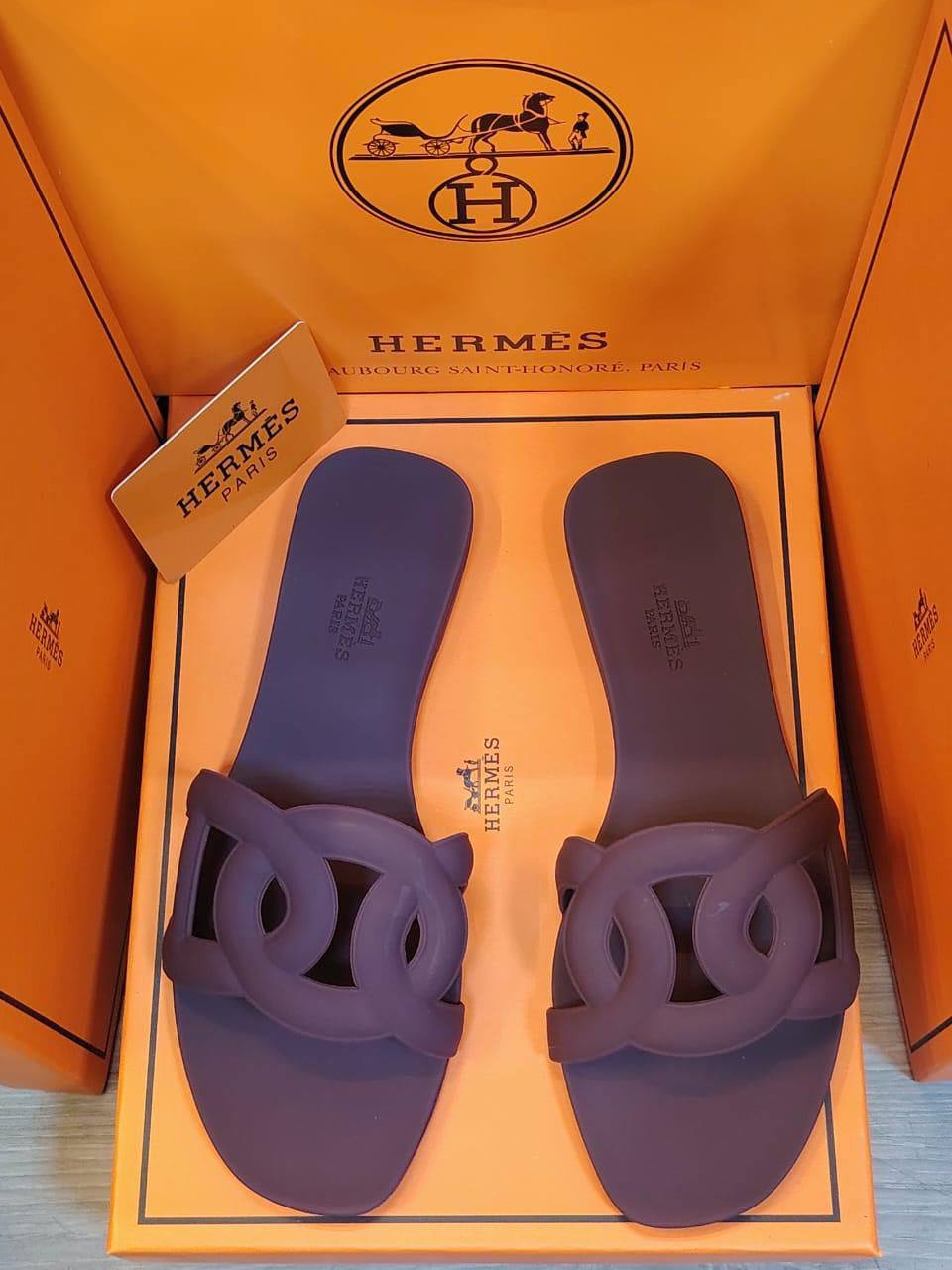Hermes  
Size 36 To 41 
70 dhs❤️

Zain120
♥️♥️♥️