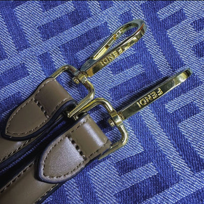 FENDI 
NEW CAME 
GOOD QUALITY 
100 dhs🇦🇪

Zain39
♥️♥️♥️