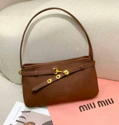 MIU MIU  
GOOD QUALITY
95 dhs✅

Zain295
♥️♥️♥️