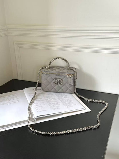 Chanel
withbox 
95 dhs🇦🇪🇦🇪

Zain143
♥️♥️♥️
