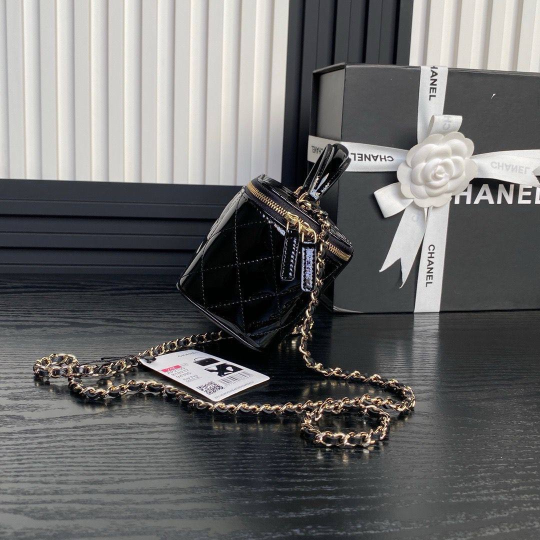 CHANEL 
 GOOD QUALITY 

WITH BOX 
🎁🎁🎁

100 dhs✅

Zain39
♥️♥️♥️