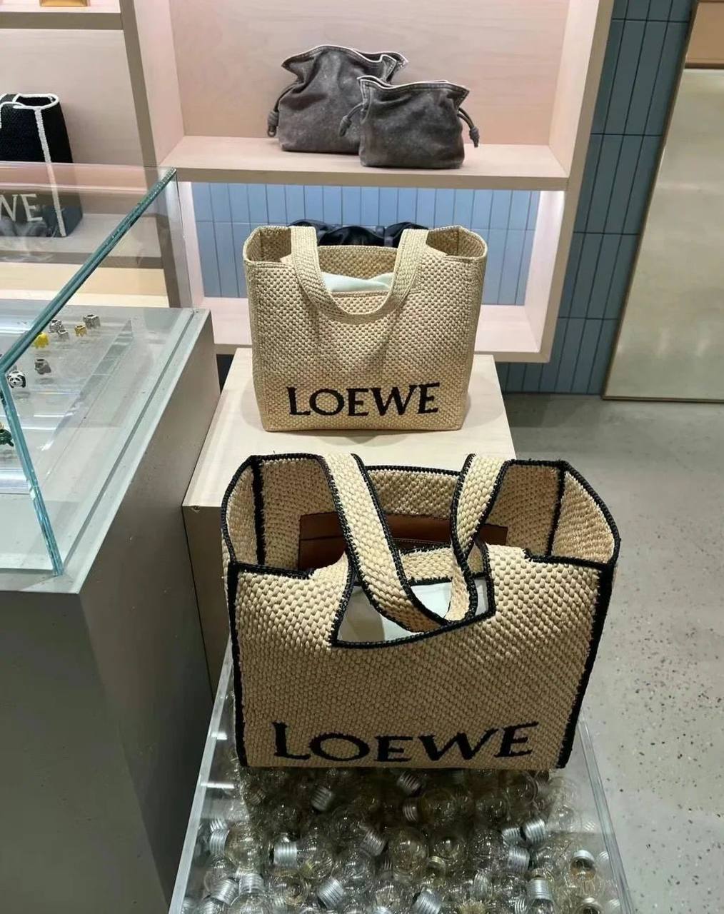 Loewe 🙋🏻‍♀️🌹
Master🌺🌺
25cm🫶🏼🫶🏼240 dhs✅
30cm🫶🏼🫶🏼 250 dhs✅

Zain297
♥️♥️♥️