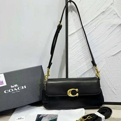 COACH 
 GOOD QUALITY
 WITH BOX 
90 dhs💓
Size:25cm

Zain39
♥️♥️♥️