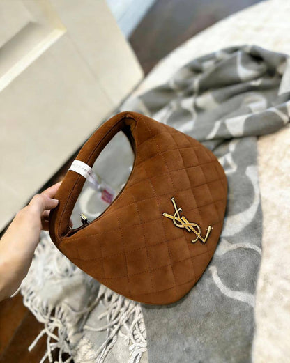 YSL
90 dhs🪙🌨️
Good quality 

with box
🎁🎁🎁

Zain35
♥️♥️♥️