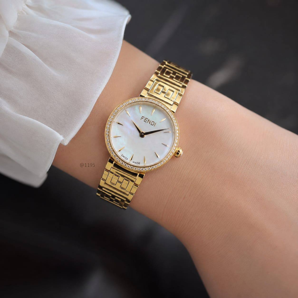 FENDI LADY 31.M 
260 dhs🇦🇪🇦🇪

Zain304
♥️♥️♥️
