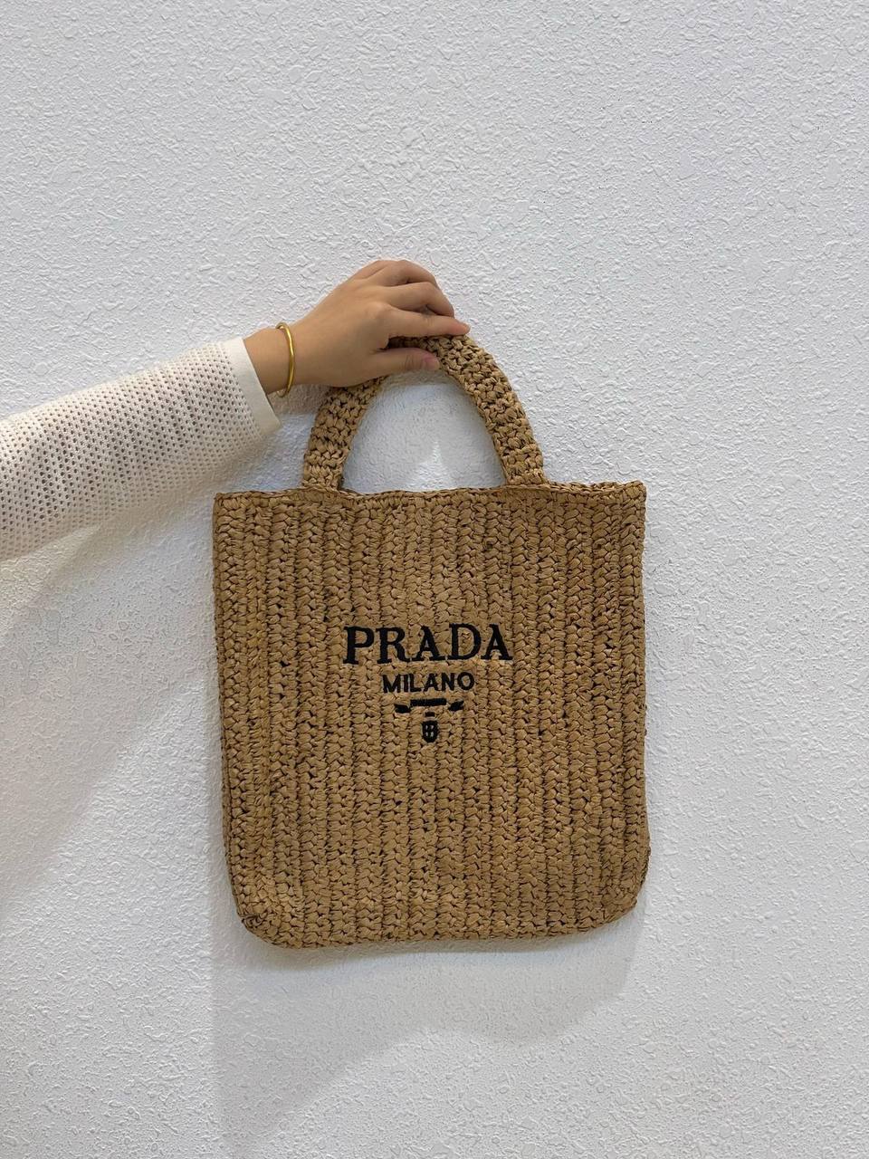 Prada
36cm
85 dhs✅

Zain244
♥️♥️♥️