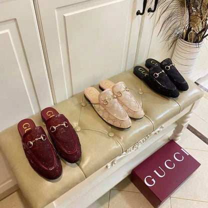 Gucci
High quality 
size 36-42 
150 dhs🪙💕

Zain132
♥️♥️♥️