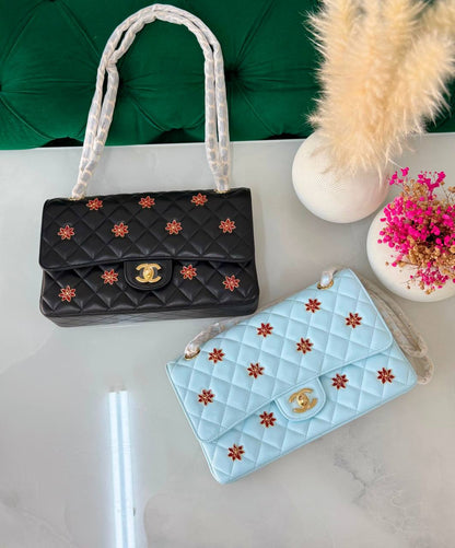 Chanel  ✨💥
Available original box 📦 
With full packing 🎀🎀
Super high quality 💥💥
For Price 👇 WhatsApp✅
0568585901 
0507557372
0552275751 Owner Zain 👌

Zain283
♥️♥️♥️