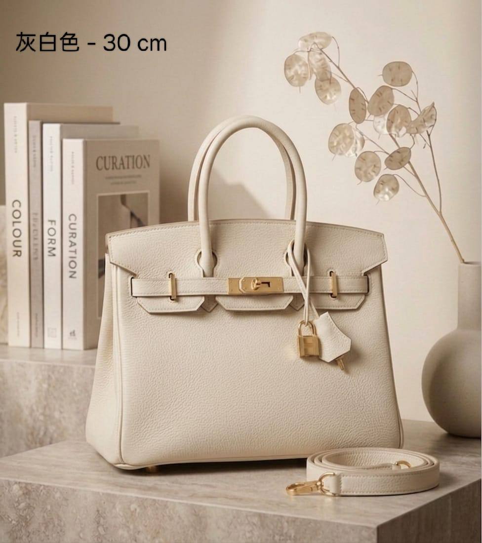 HERMES

 ʙɪʀᴋɪɴ SOFT ʟᴇᴀᴛʜᴇʀ ɢᴏʟᴅ ʜᴀʀᴅᴡᴀʀᴇ ᴡɪᴛʜ ʟᴏɴɢ ʙᴇʟᴛ sᴛʀᴀᴘ 

sɪᴢᴇ : 30 cm
ɢᴏᴏᴅ ǫᴜᴀʟɪᴛʏ ᴍᴀᴛᴇʀɪᴀʟ 

115 dhs🇦🇪🇦🇪

Zain31
♥️♥️♥️