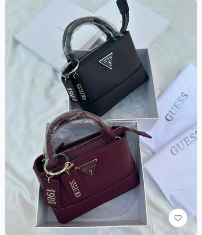 Prada
100 dhs🇦🇪🇦🇪
good-quality with box

Zain35
♥️♥️♥️
