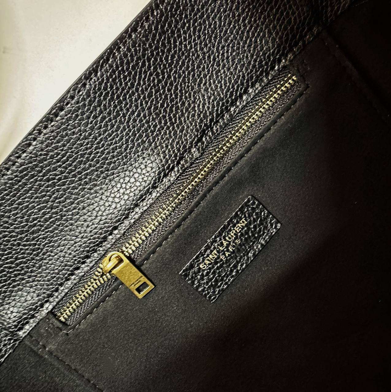 YSL 
MASTER COPY 
340 dhs🪙
leather 

Zain39
♥️♥️♥️