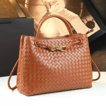 BOTTEGA 
COPY ONE BIG SIZE 
NEW CAME 
175 dhs❣️

Zain39
♥️♥️♥️