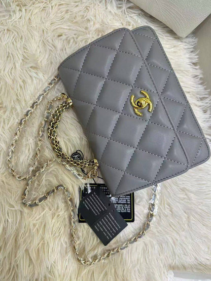 Chanel 
90 dhs✅
with box
size 20×5×14

Zain42
♥️♥️♥️