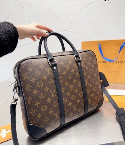 LV - Gucci

Laptop Bags
100 dhs✅

Zain235
♥️♥️♥️