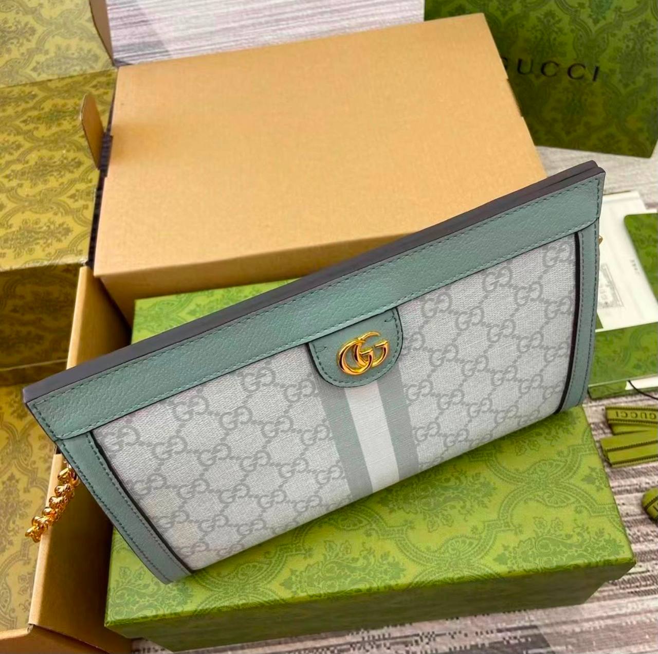 GUCCI 
COPY ONE 
 WITH BOX 
160 dhs💛

Zain295
♥️♥️♥️