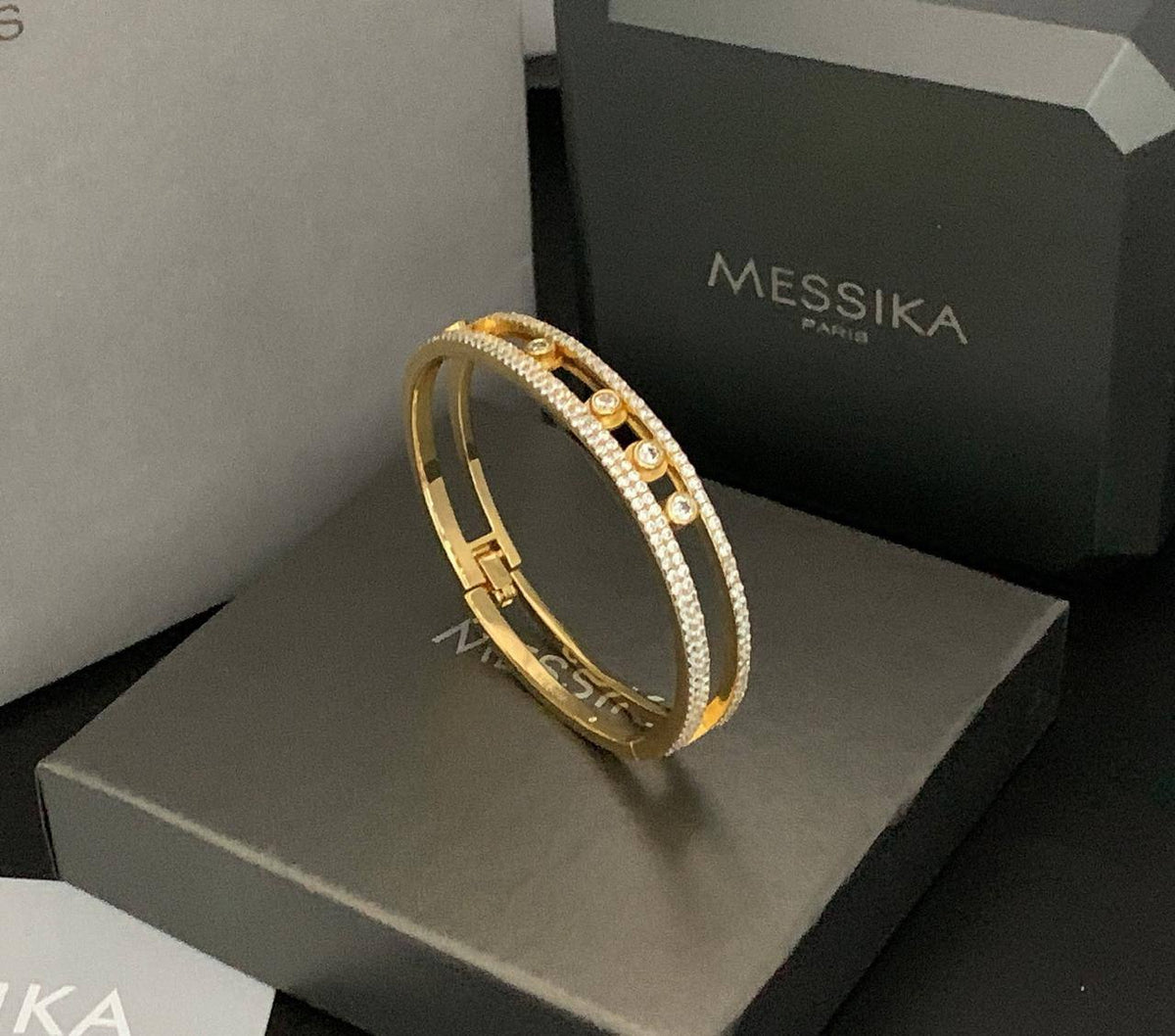 MESSIKA BRACELET 
105 dhs🇦🇪🇦🇪

MASTER ✨💫

WITH BOX AND PAPER BAG

Zain89
♥️♥️♥️