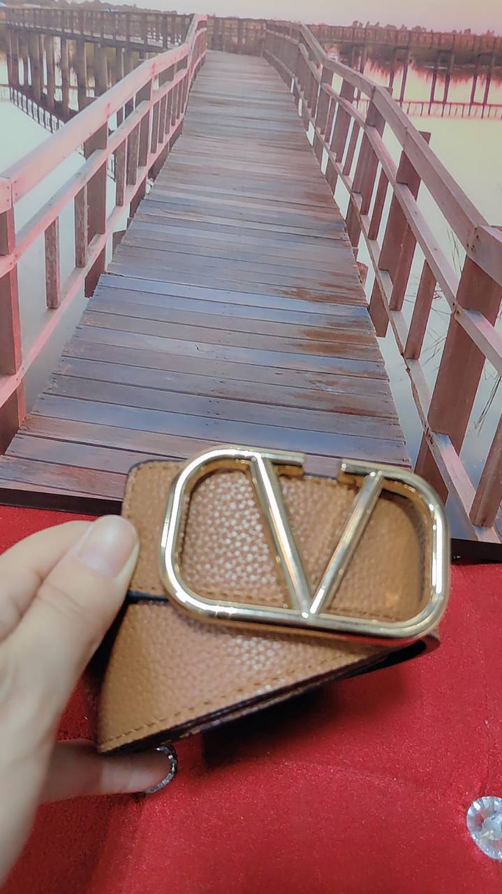 Belts

35 dhs💓

with box 
🎁🎁🎁

Zain232
♥️♥️♥️