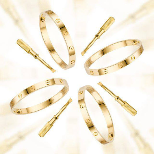 Cartier ❤️‍🔥*
Love Bangle💥
Super master quality 💯
Size available 16,17,18,19,20
With normal boxes 📦 
50 dhs✅
With master box 🗃️ 
85 dhs✅

Zain216
♥️♥️♥️