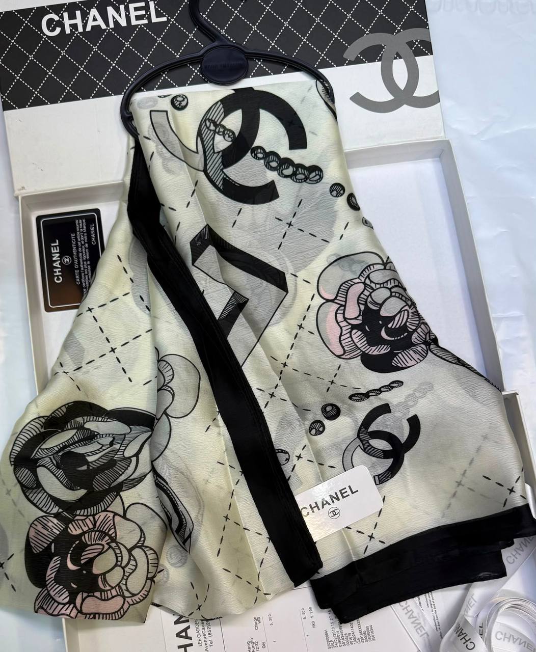 Silk scarf 🧣
40 dhs💓

Zain93
♥️♥️♥️