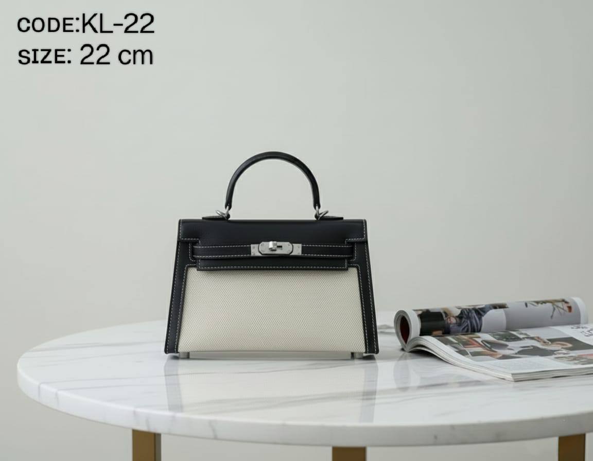 HERMES ᴋᴇʟʟʏ
sɪʟᴠᴇʀ ʜᴀʀᴅᴡᴀʀᴇ
ᴍᴀᴛᴛᴇ ʜᴀʀᴅ ʟᴇᴀᴛʜᴇʀ
ᴀɴᴅ ᴄᴀɴᴠᴀs ᴍᴀᴛᴇʀɪᴀʟ
ᴡɪᴛʜ ʟᴏɴɢ ʙᴇʟᴛ sᴛʀᴀᴘ
sɪᴢᴇ: 22 cm
ᴡɪᴛʜ BOX
🎁🎁🎁

85 dhs❣️

Zain31
♥️♥️♥️