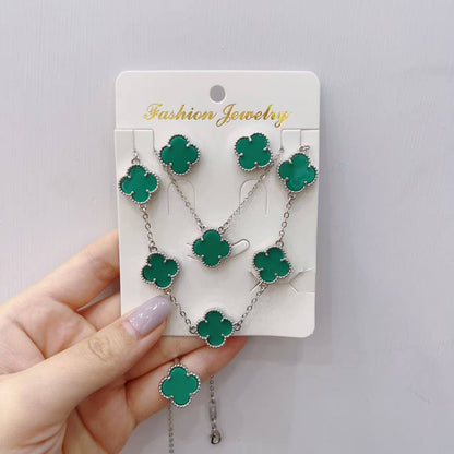 VCA SET ❤️‍🔥*
Necklace ✨
Earring 🍁
Bracelet 🦋
Ring free size 💍
Master quality 💯
With normal boxes 📦 
50 dhs❣️
With master box 🗃️ 
75 dhs❣️

Zain216
♥️♥️♥️