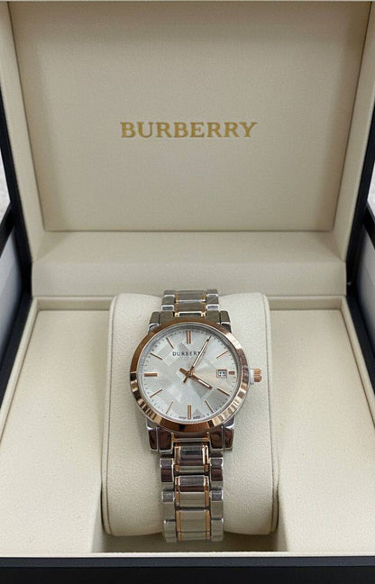 BURBERRY LADIES 
GOOD QUALITY 💯
60 dhs🪙💕

Zain133
♥️♥️♥️